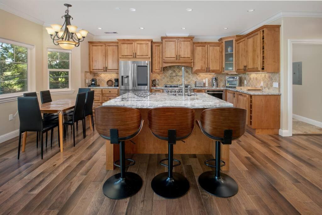 New Luxury Lake House In Pine Mountain Lake Close To Yosemite! Perfect For All Seasons! Great For Retreats, Getaways, Celebrations, And More! Groveland Exterior foto