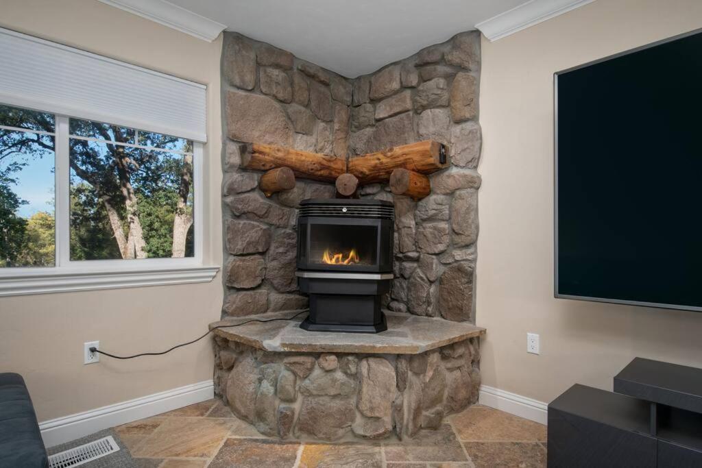 New Luxury Lake House In Pine Mountain Lake Close To Yosemite! Perfect For All Seasons! Great For Retreats, Getaways, Celebrations, And More! Groveland Exterior foto